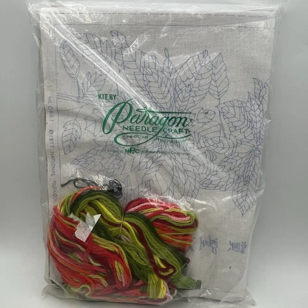 Paragon Chinese Greetings Poinsettia Crewel Pillow Embroidery Kit 0661 Red Green